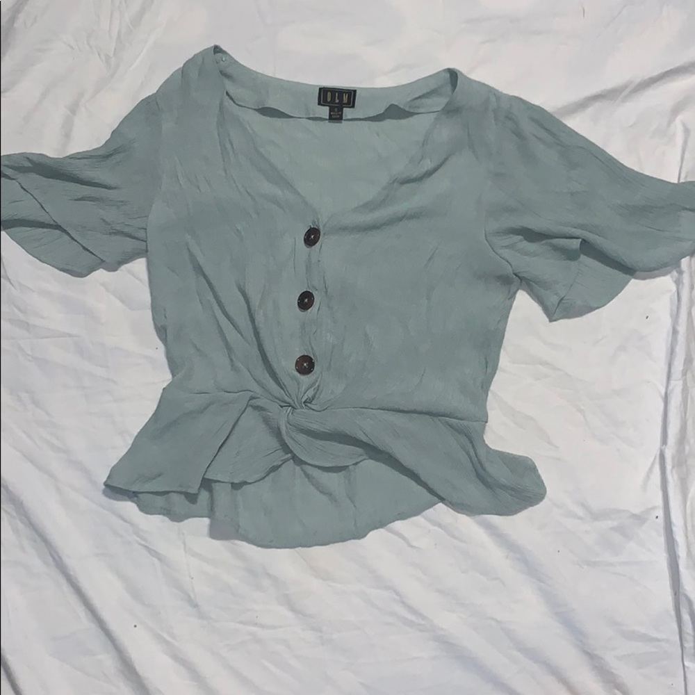 Cropped shirt